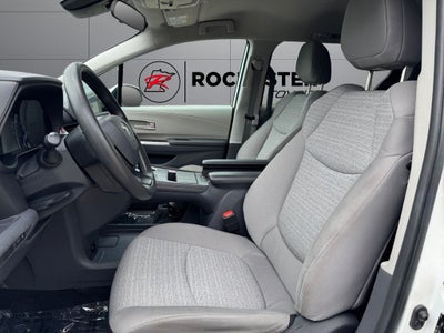 2023 Toyota Sienna LE 8 Passenger