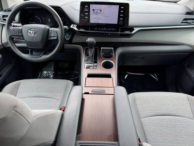 2023 Toyota Sienna LE 8 Passenger