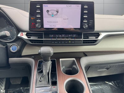 2023 Toyota Sienna LE 8 Passenger