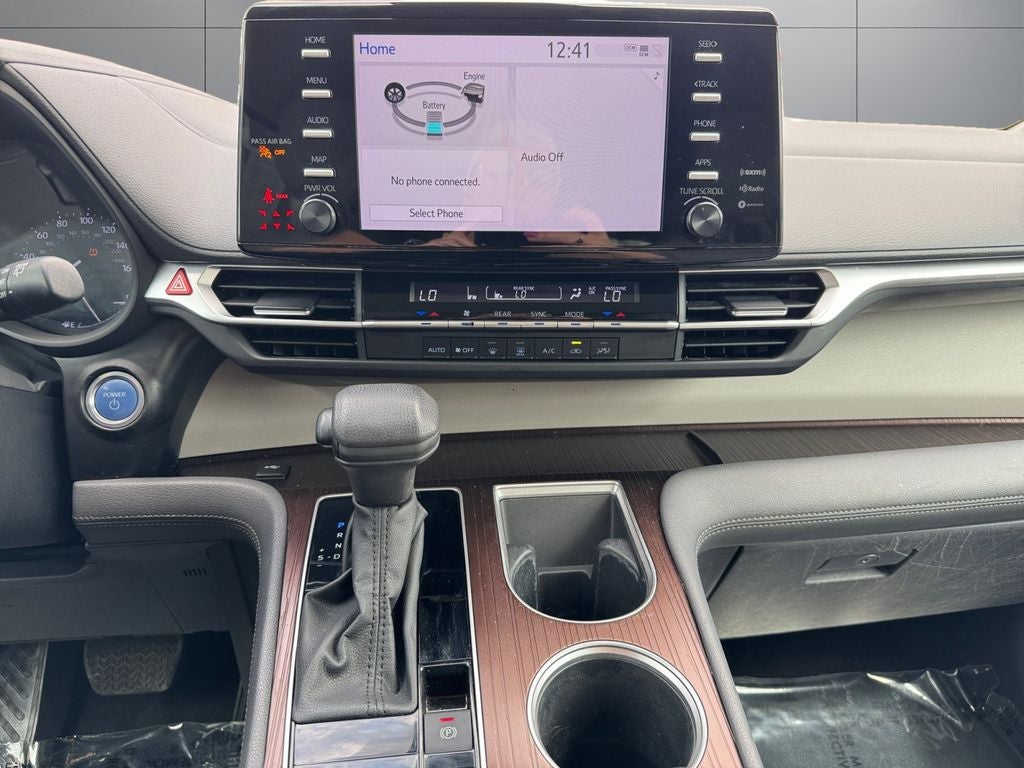 2023 Toyota Sienna LE 8 Passenger