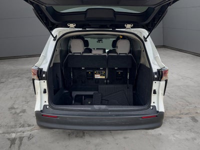 2023 Toyota Sienna LE 8 Passenger