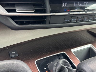 2023 Toyota Sienna LE 8 Passenger