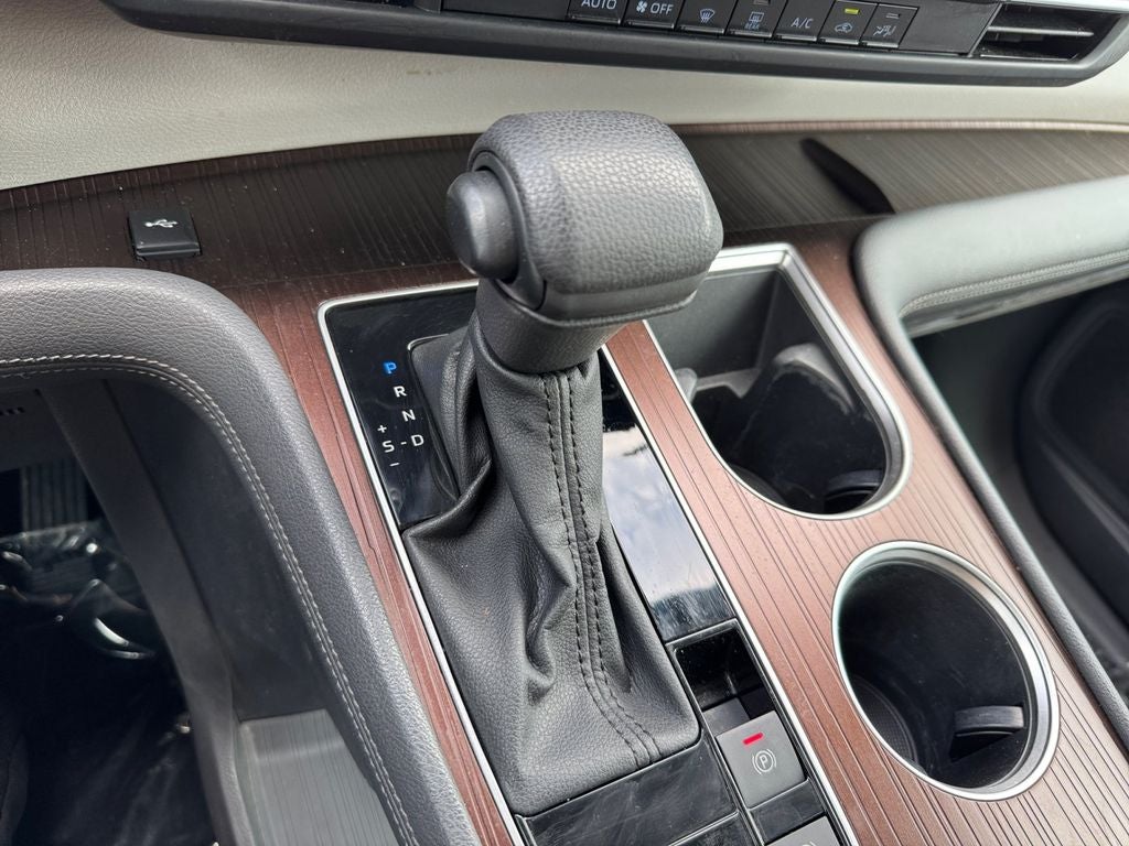 2023 Toyota Sienna LE 8 Passenger