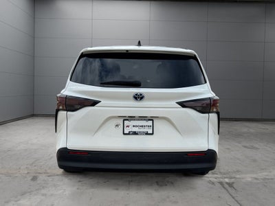 2023 Toyota Sienna LE 8 Passenger