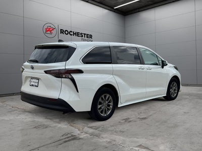 2023 Toyota Sienna LE 8 Passenger