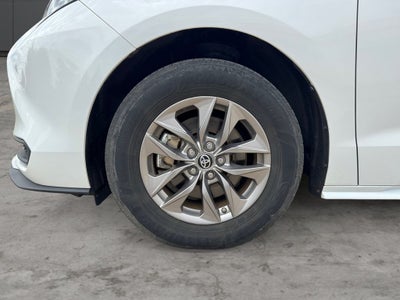 2023 Toyota Sienna LE 8 Passenger
