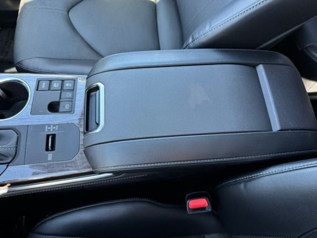 2023 Toyota Highlander Hybrid Limited AWD