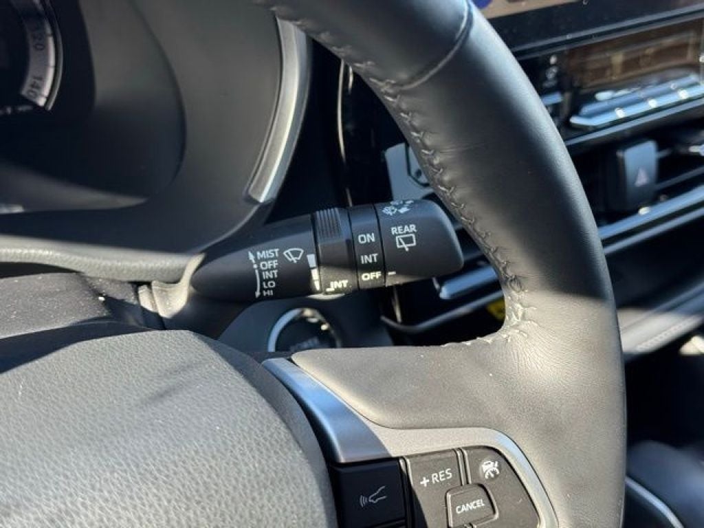 2023 Toyota Highlander Hybrid Limited AWD
