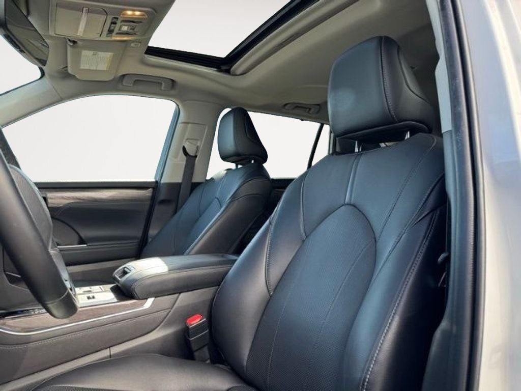 2023 Toyota Highlander Hybrid Limited AWD