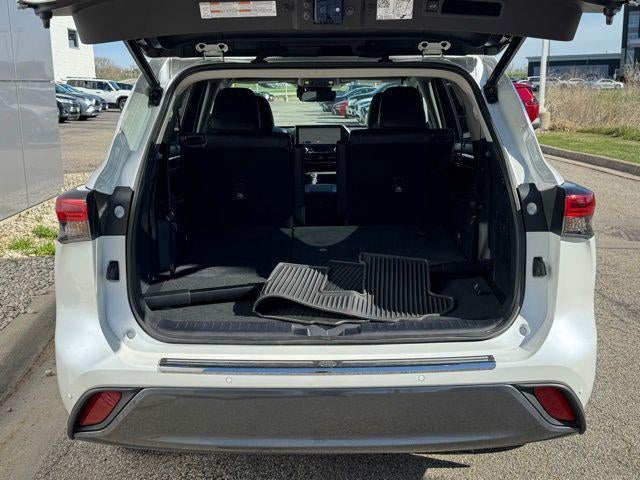 2023 Toyota Highlander Hybrid Limited AWD