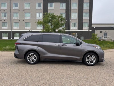 2021 Toyota Sienna XSE 7 Passenger