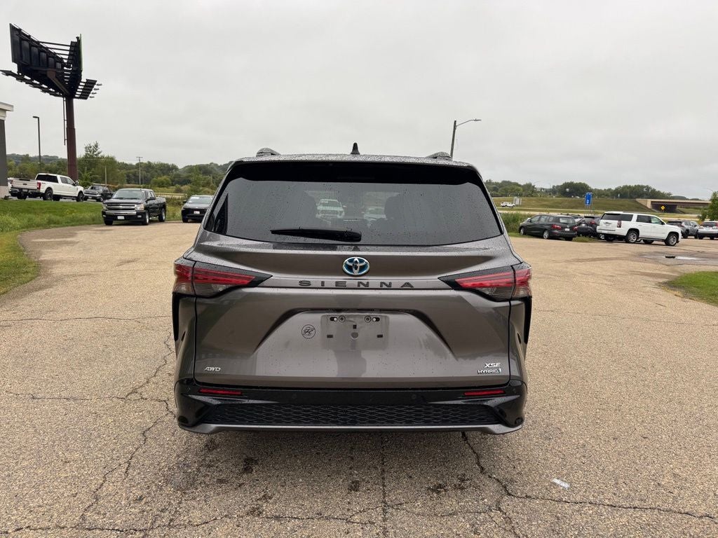 2021 Toyota Sienna XSE 7 Passenger