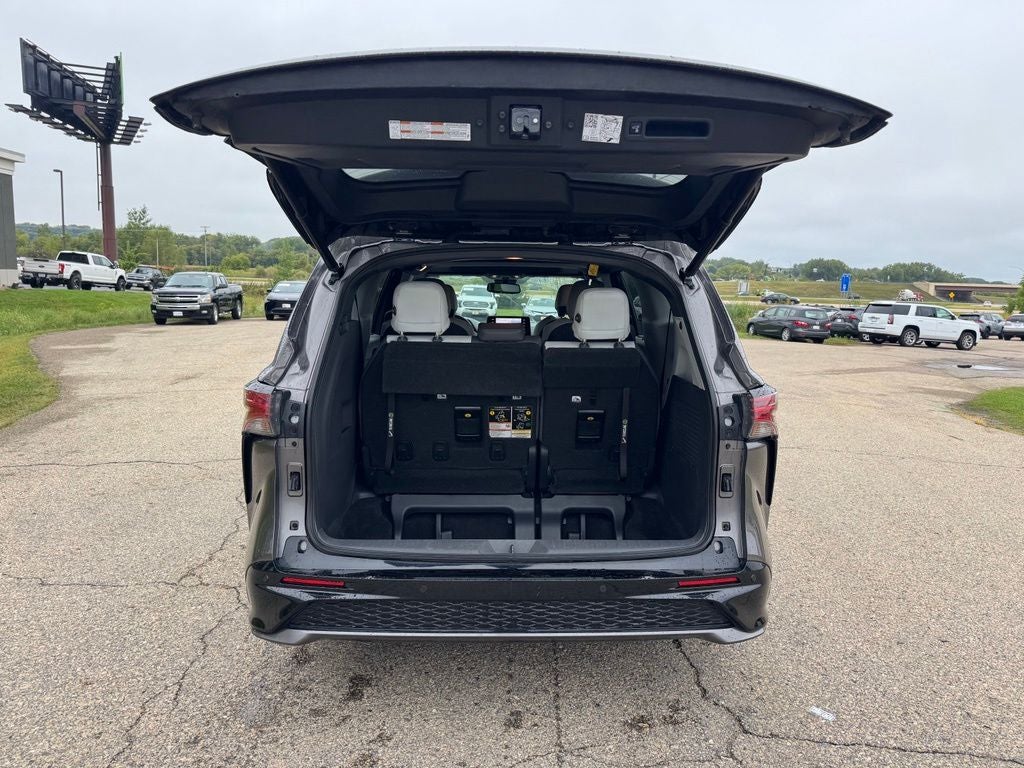 2021 Toyota Sienna XSE 7 Passenger