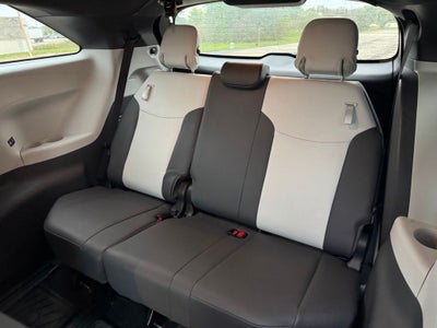 2021 Toyota Sienna XSE 7 Passenger