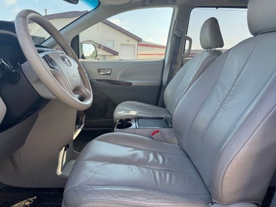 2011 Toyota Sienna XLE FWD
