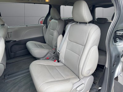 2015 Toyota Sienna XLE 8 Passenger