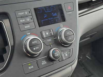 2015 Toyota Sienna XLE 8 Passenger