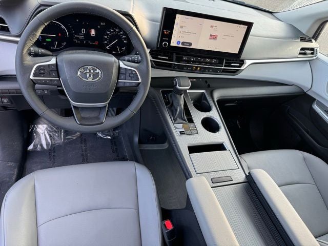 2025 Toyota Sienna XLE 8 Passenger