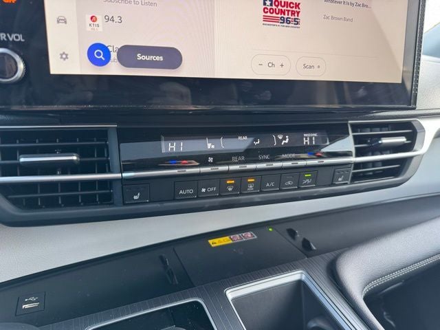 2025 Toyota Sienna XLE 8 Passenger