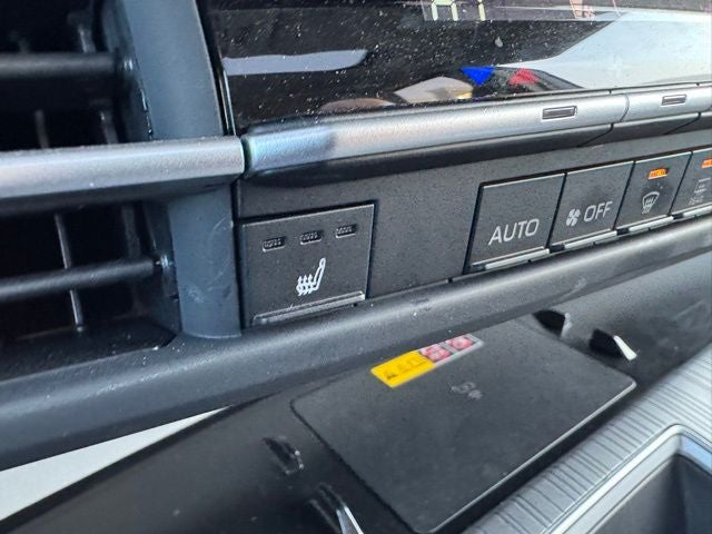 2025 Toyota Sienna XLE 8 Passenger