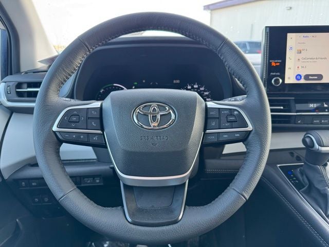 2025 Toyota Sienna XLE 8 Passenger