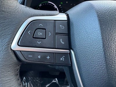 2025 Toyota Sienna XLE 8 Passenger