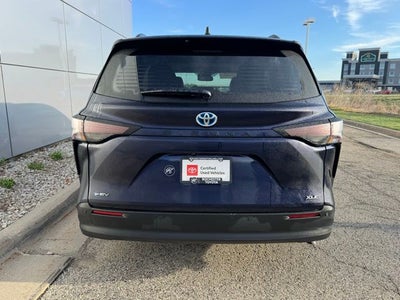 2025 Toyota Sienna XLE 8 Passenger