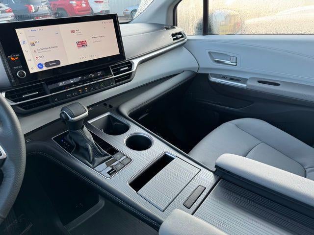 2025 Toyota Sienna XLE 8 Passenger
