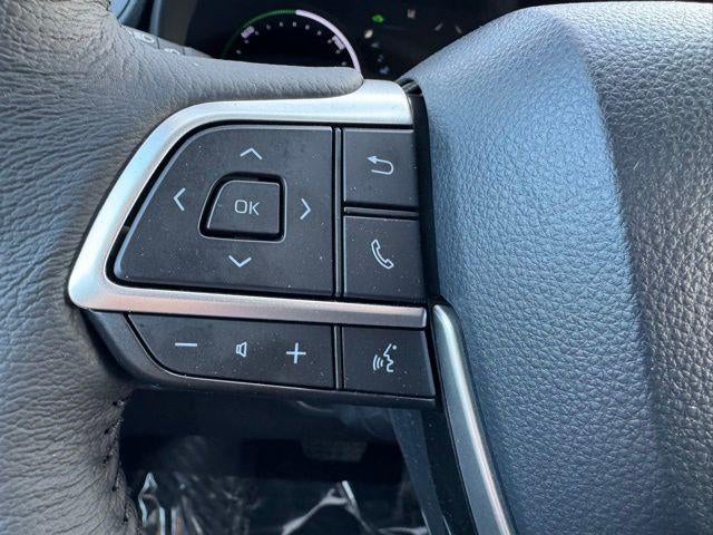 2025 Toyota Sienna XLE 8 Passenger