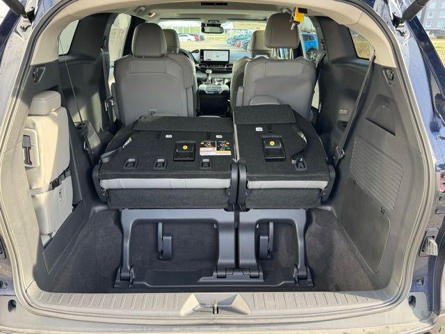 2025 Toyota Sienna XLE 8 Passenger