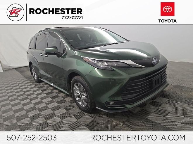 2025 Toyota Sienna XLE 8 Passenger