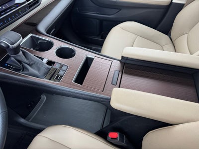 2022 Toyota Sienna XLE 8 Passenger