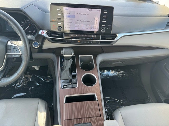 2024 Toyota Sienna XLE 8 Passenger
