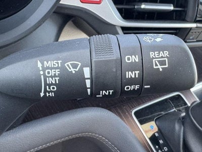 2024 Toyota Sienna XLE 8 Passenger