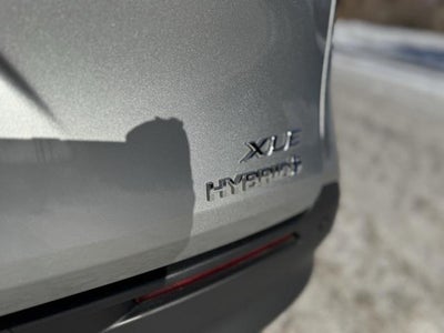 2024 Toyota Sienna XLE 8 Passenger