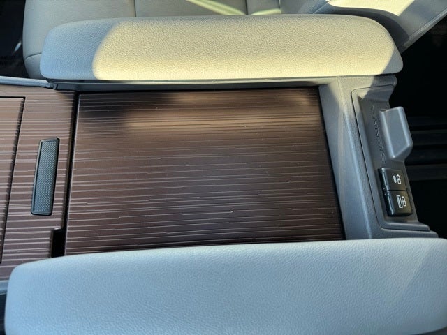 2024 Toyota Sienna XLE 8 Passenger