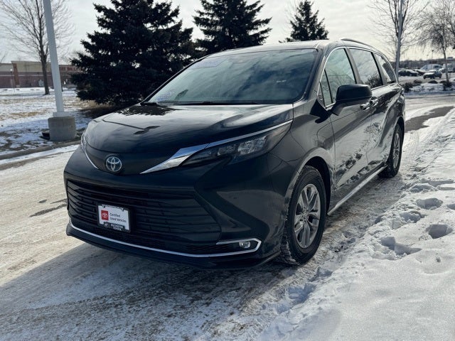 2024 Toyota Sienna XLE 8 Passenger