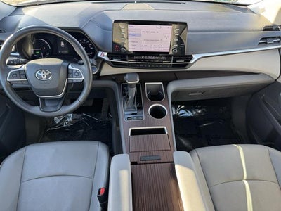 2024 Toyota Sienna XLE 8 Passenger