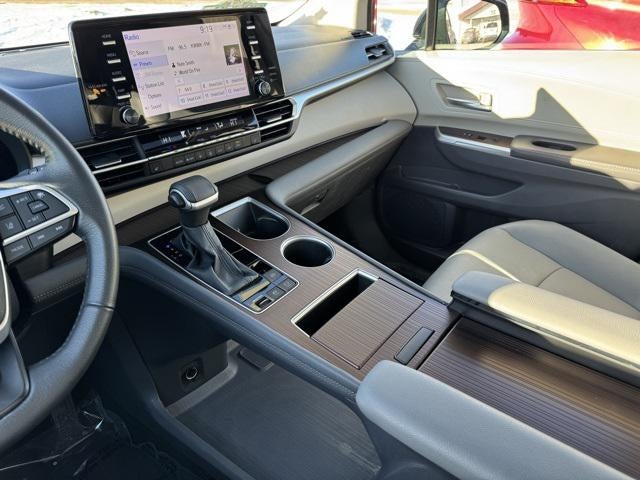 2024 Toyota Sienna XLE 8 Passenger