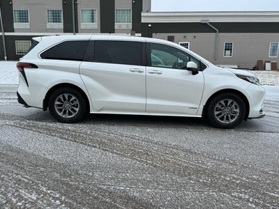 2021 Toyota Sienna XLE 7 Passenger