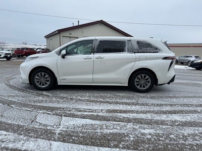 2021 Toyota Sienna XLE 7 Passenger