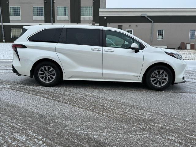 2021 Toyota Sienna XLE 7 Passenger