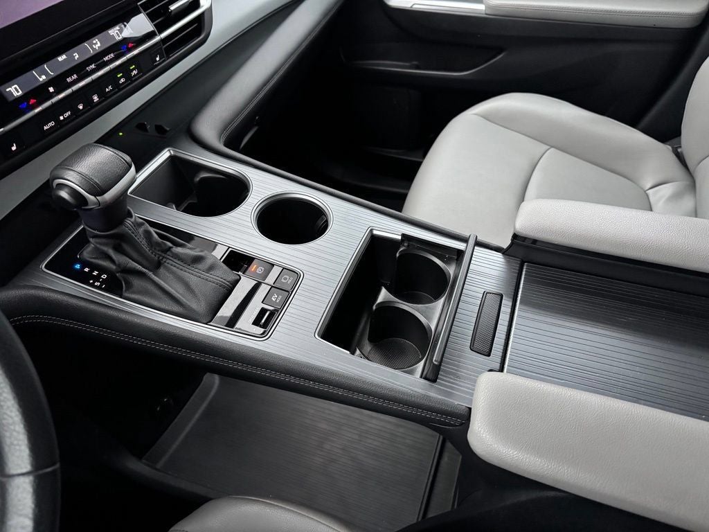 2025 Toyota Sienna XLE 8 Passenger