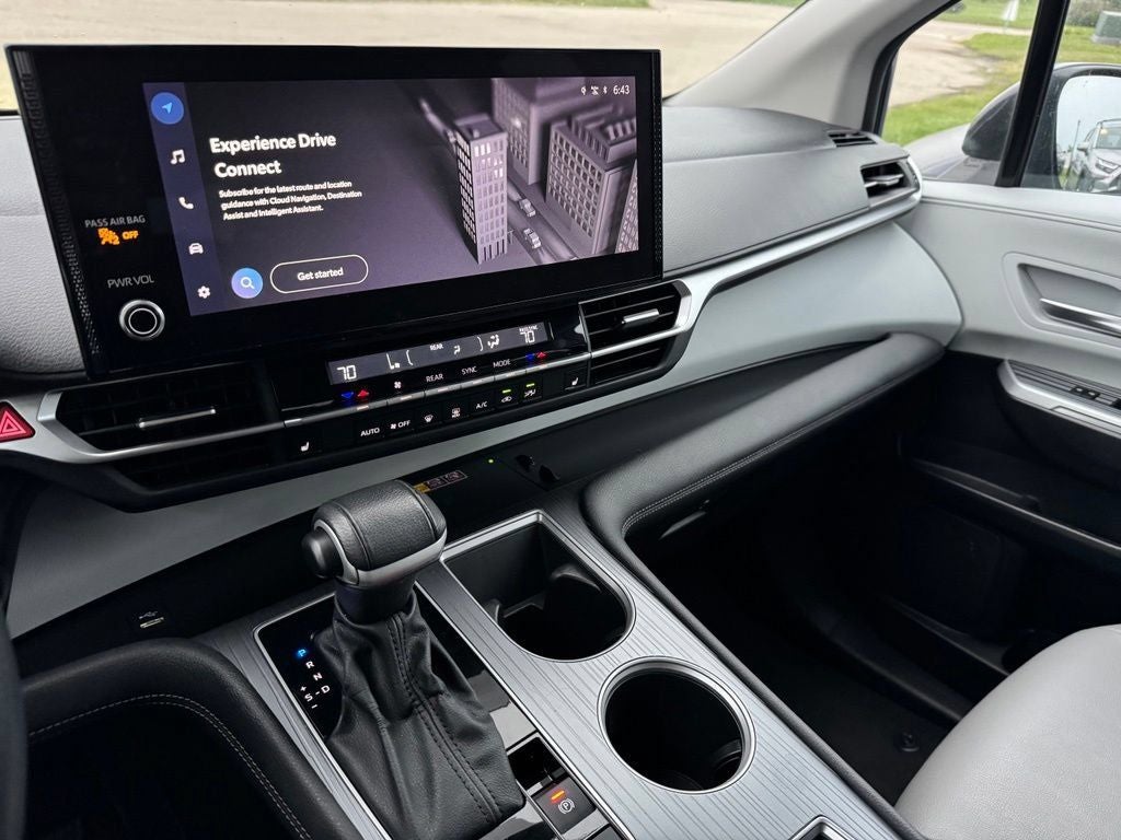 2025 Toyota Sienna XLE 8 Passenger