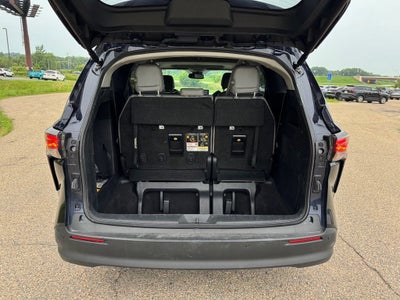 2025 Toyota Sienna XLE 8 Passenger