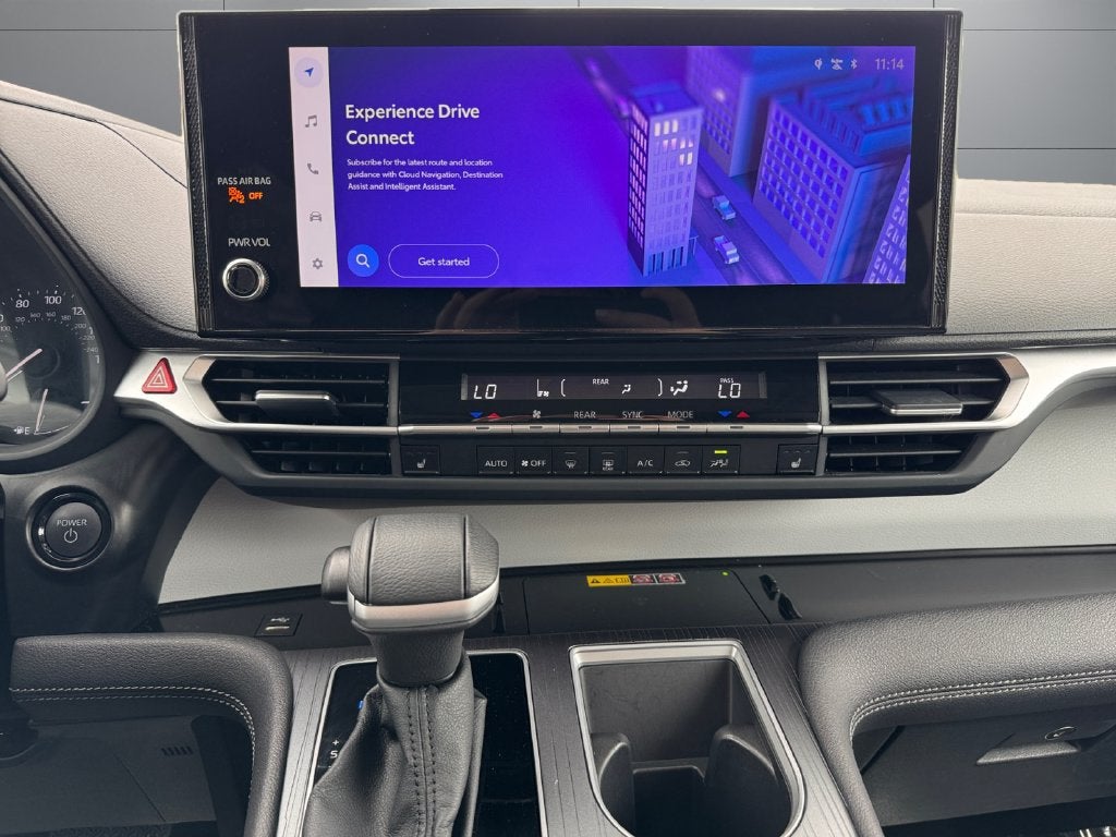 2025 Toyota Sienna XLE 8 Passenger