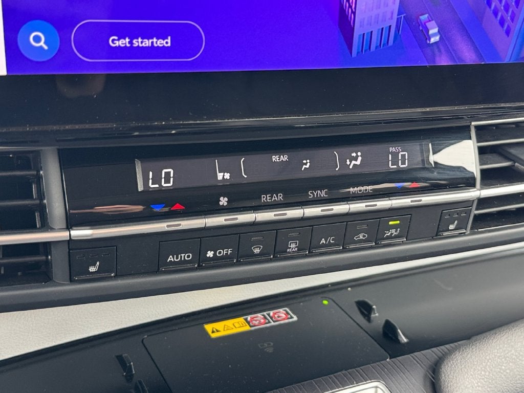 2025 Toyota Sienna XLE 8 Passenger