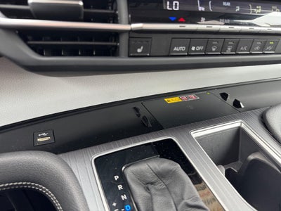 2025 Toyota Sienna XLE 8 Passenger
