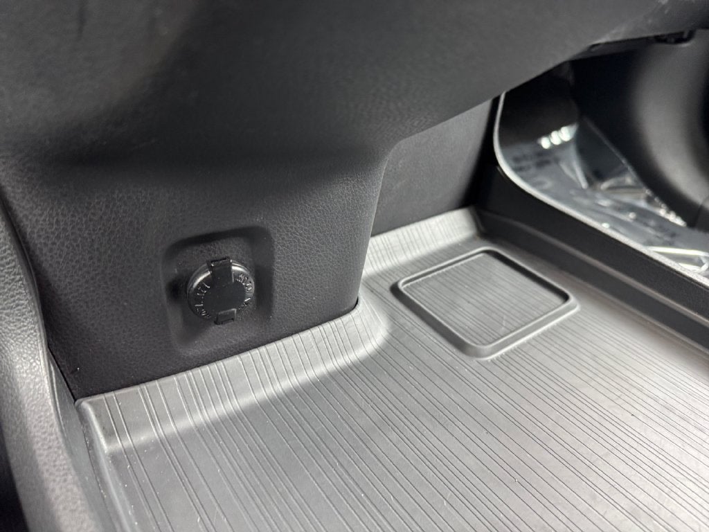 2025 Toyota Sienna XLE 8 Passenger