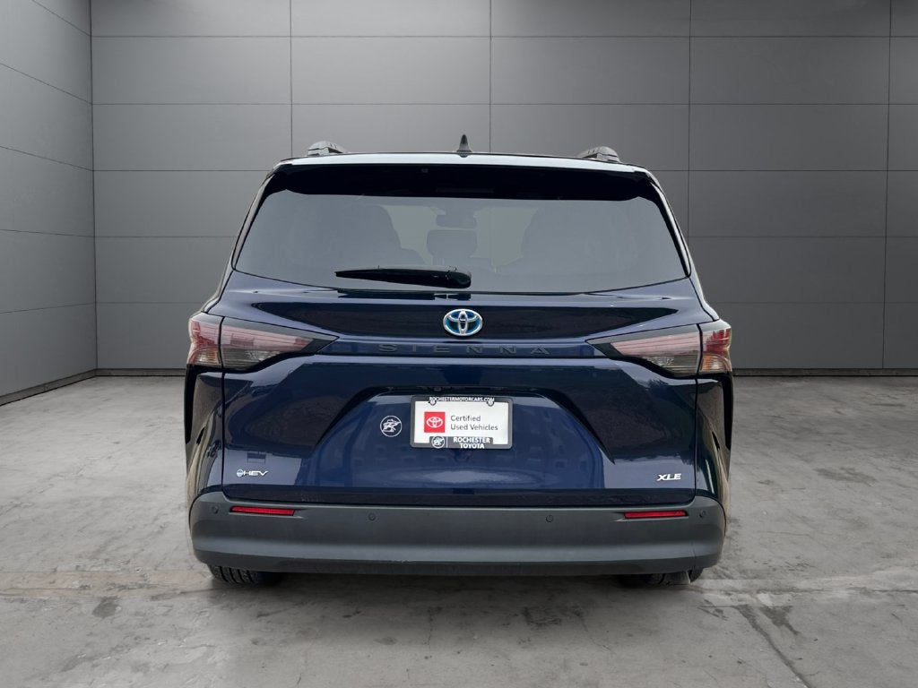 2025 Toyota Sienna XLE 8 Passenger